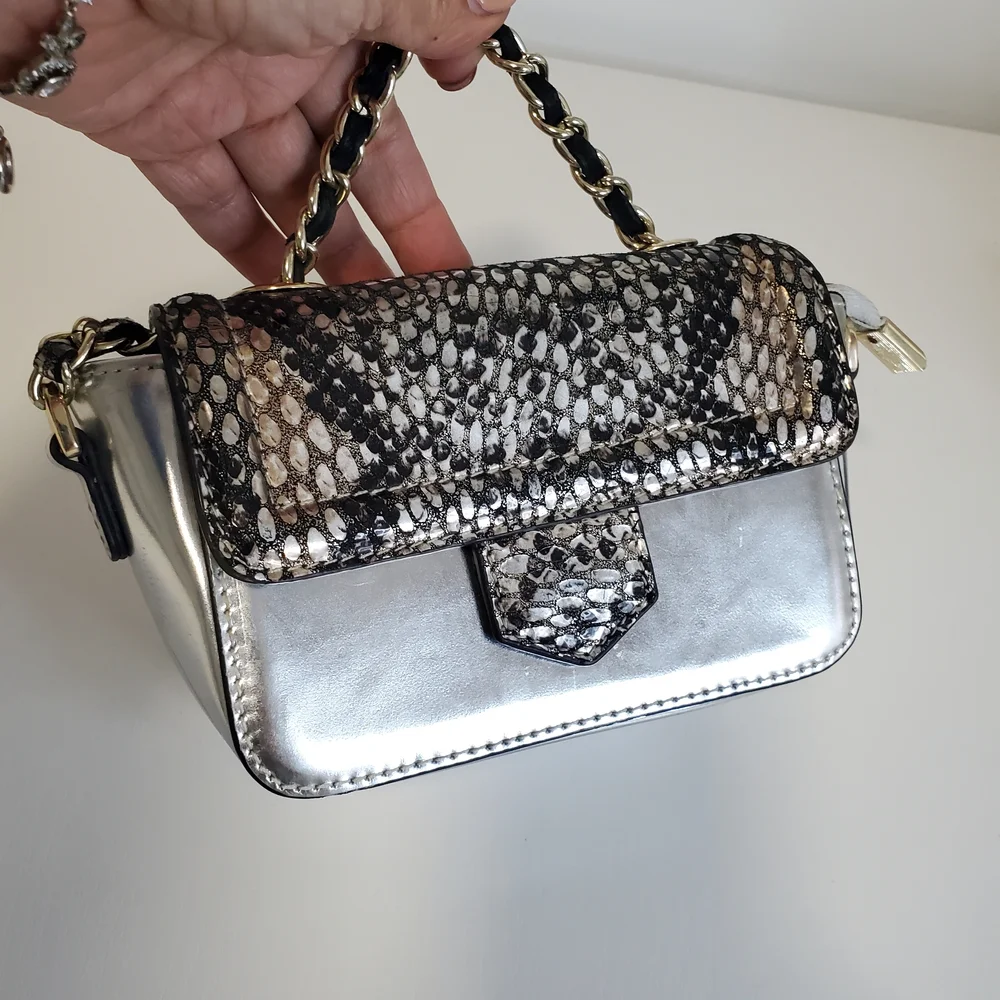 Silver and Black Snakeskin Women's Bag - Picture 7 of 10